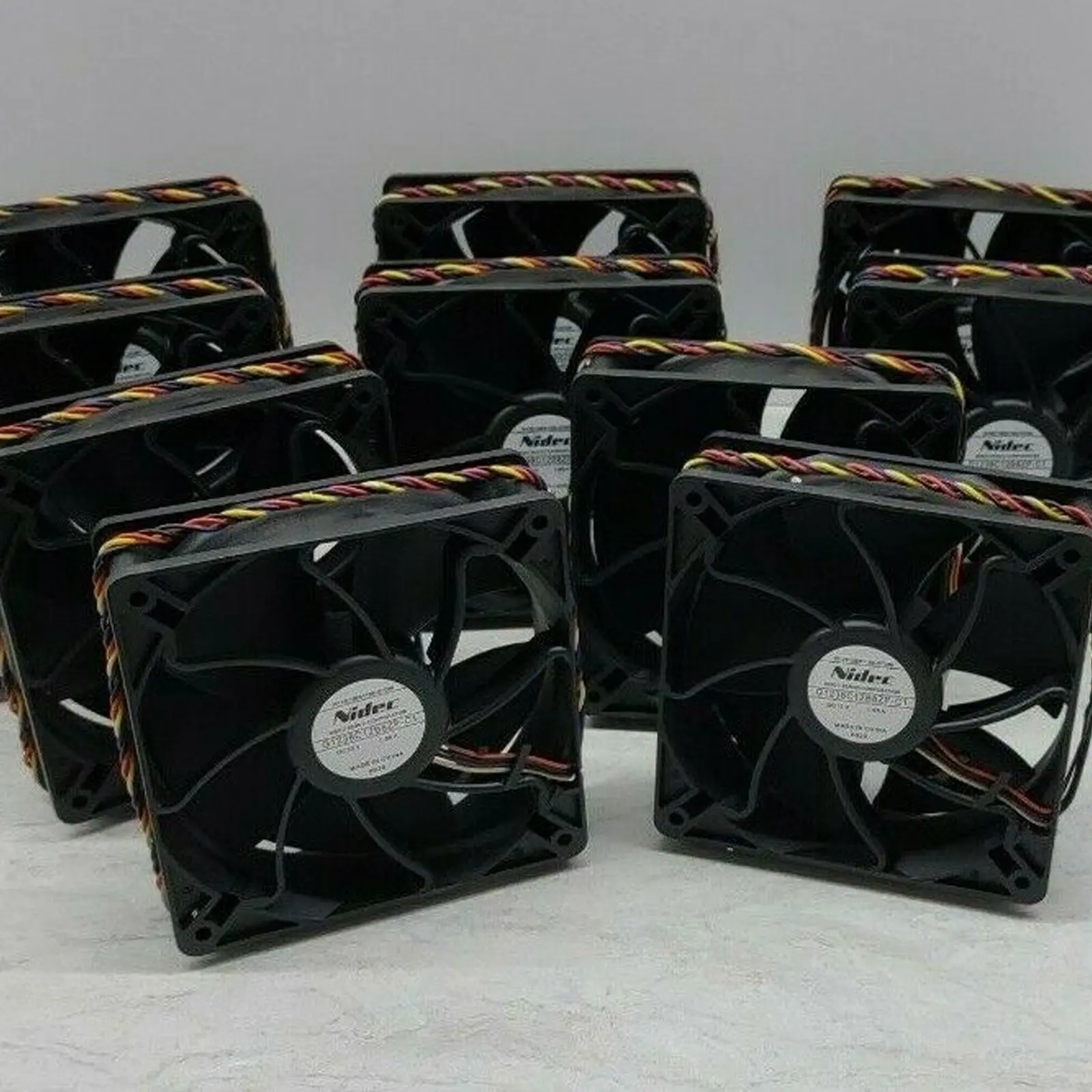 

DC 12V 1.85A Antminer Fan Replacement For S7 T9 S9 L3+ L3++ D3 A3 T15 S15 T17 S17 S19 6000 RPM Black