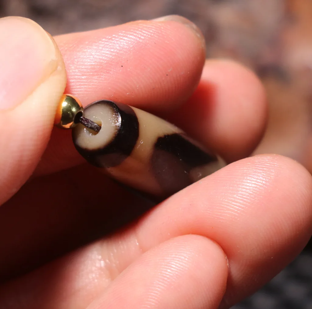 UPD0320C16 энергетический Тибетский Старый Агат жирная патина острый тигровый зуб