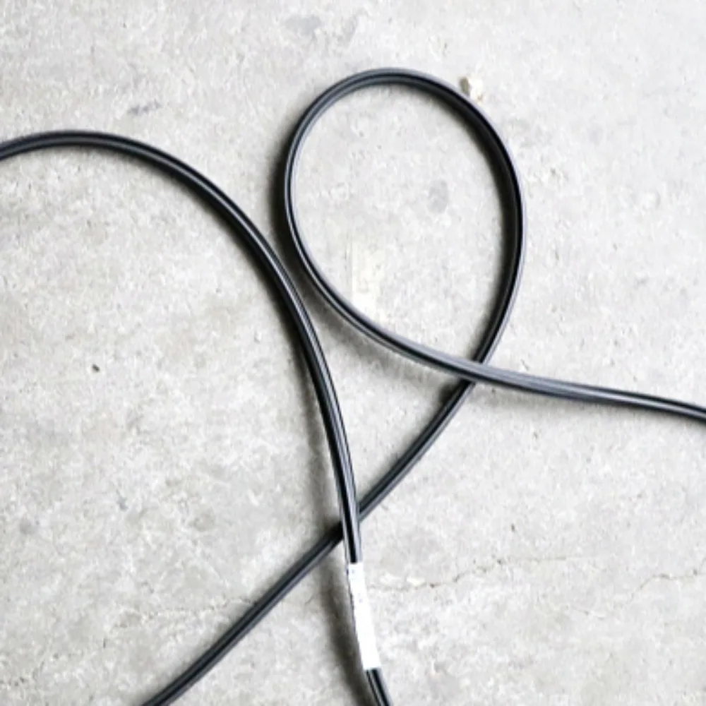 8E0 877 297 Sunroof Sealing Waterproof Rubber Strip for Audi A6L 05-11 Year