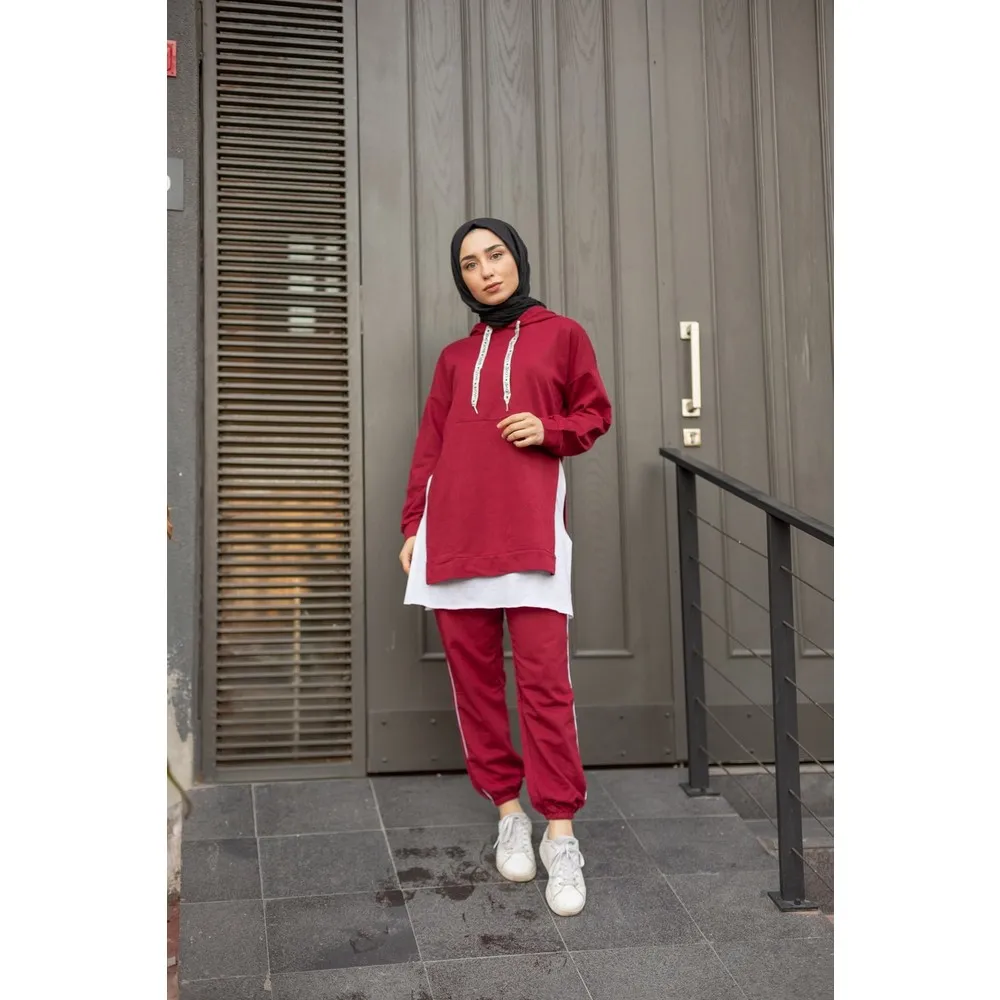 

Спортивный костюм Dorlie White Tshrt цвета Бургунди