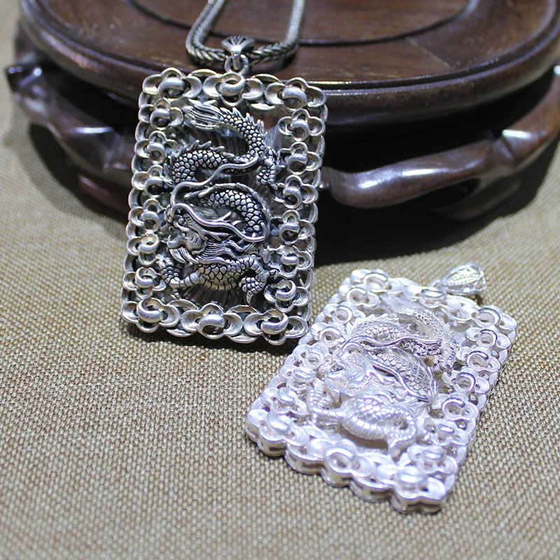 Имитация старого серебряного ожерелья с винтажным тиснением благоприятный узор