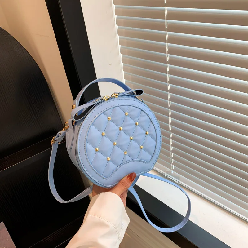 

2023 New Chain Small Round Bag Women's Leisure Lingge Handbag Fashion Shoulder Bag Simple Retro Crossbody Bag Designer Bag