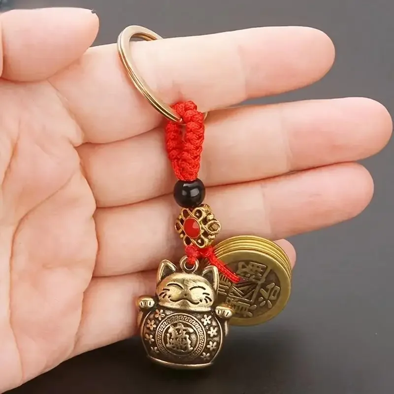 Фото Винтажная фигурка Lucky Cat, миниатюрный сплав Lucky Cat, брелок с пятью императорами и деньгами, талисман фэн-шуй, украшение для рабочего стола, поделки №2