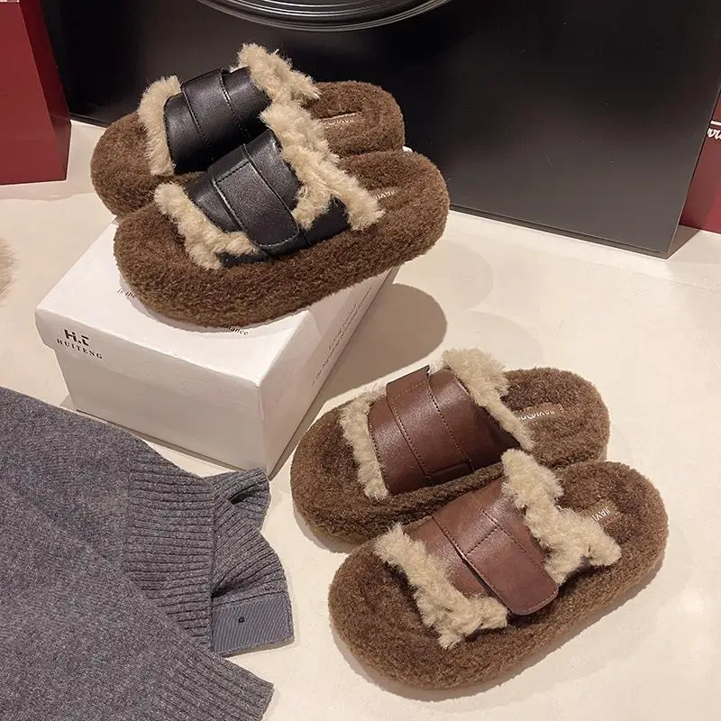 Обувь женские тапочки уличные шлепанцы на платформе пантофле меховые 2024