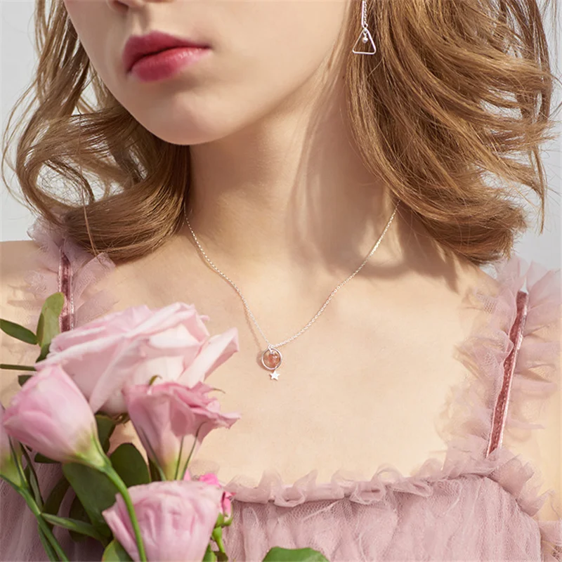 Женское колье из серебра 925 пробы с подвеской в виде клубники |