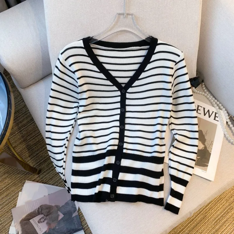 

2023 Autumn New Design Sense V-Neck Striped Cardigan Knit Bottom Top Women