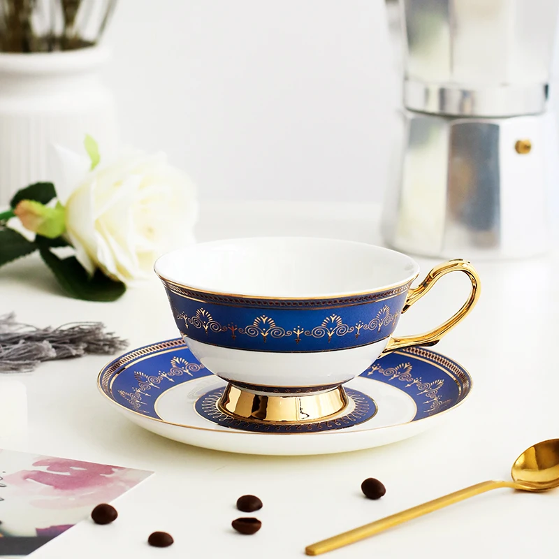 

Европейская чайная кофейная чашка и блюдце, роскошные дорожные фарфоровые чайные чашки и блюдца, золотые оправы, посуда для напитков