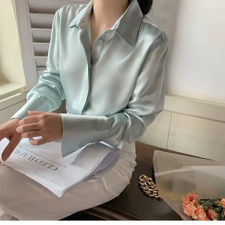 

Рубашка Женская атласная с длинным рукавом, на пуговицах