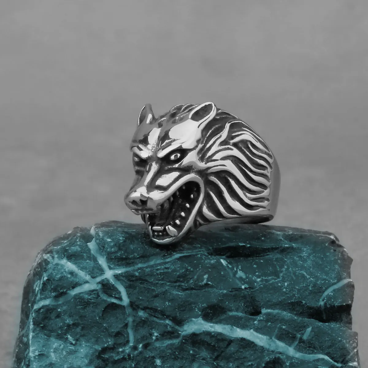 

Viking Domineering Wolf Ring Men's Charm Cool Punk Knight Boutique Biker Street Hip Hop Ring Stainless Steel Jewelry Wholesale