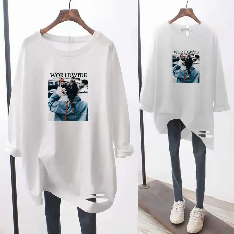 

Женская футболка средней длины, Повседневная тонкая хлопковая Футболка с дырками в Корейском стиле, универсальная футболка с надписью, дли...