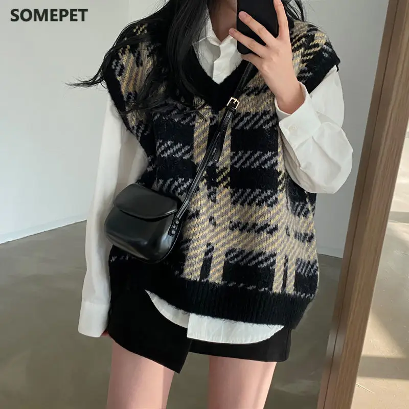 

Sweater Vest Women V-neck Soft Warm Fashion Plaid Sleeveless Sweaters Retro All-match Loose-fitting Knitted Korean Style Mujer