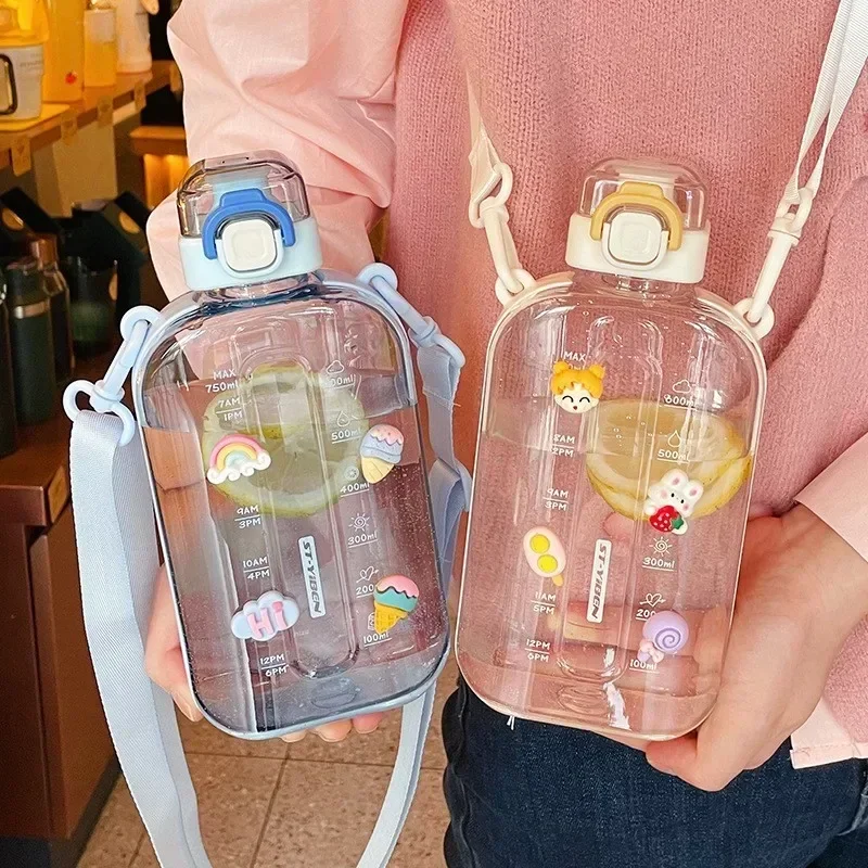 Плоская бутылка для воды 750 мл портативная спортивная с маркером времени