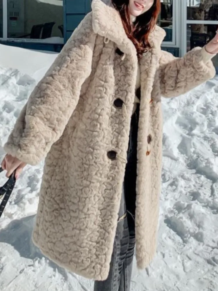 

Зимнее меховое пальто для женщин средней длины воротник-стойка имитация меха кролика рекс утолщенное свободное плюшевое пальто выше колен...