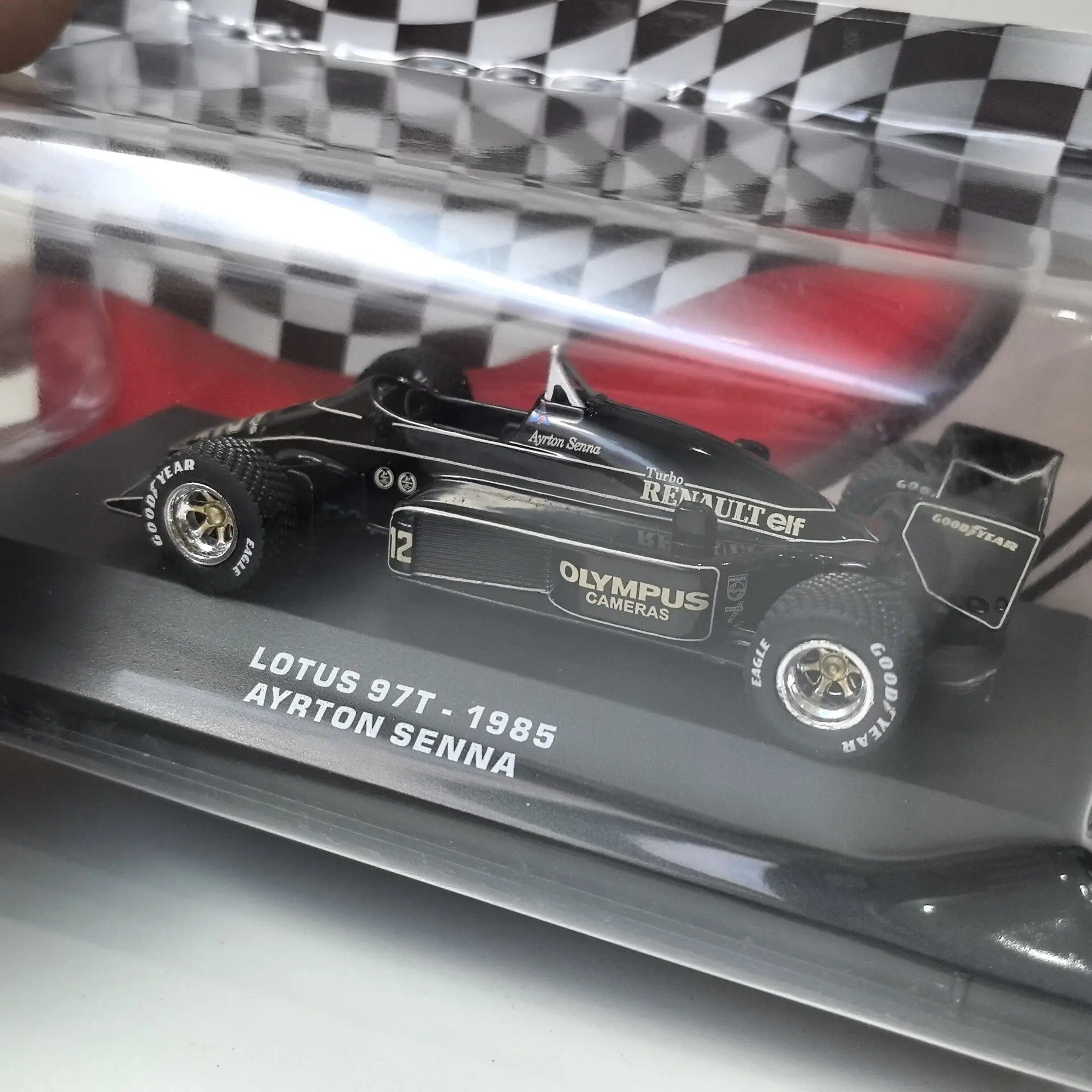 Фото Модель IXO в масштабе 1/43 LOTUS 97T 1985 года # Модель гоночного болида Формулы-1 W8 из сплава, масштаб 1:12 №4