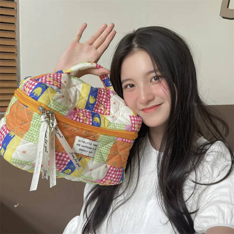 

Flower Cosmetic Bag Korean Ins Student Large-capacity Makeup Organizers Portable Travel Wash Bag Storage Bag with Handle