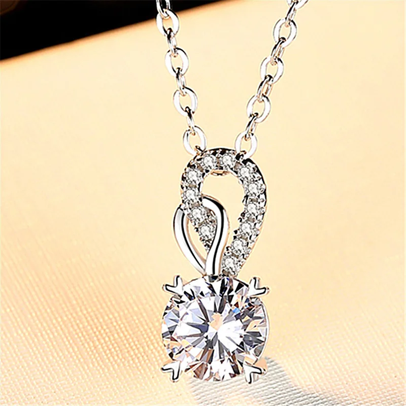 Double Heart-Shaped Pendant Mozambique Diamond With Certificate 1 Carat D-Color Four Claw Snowflake