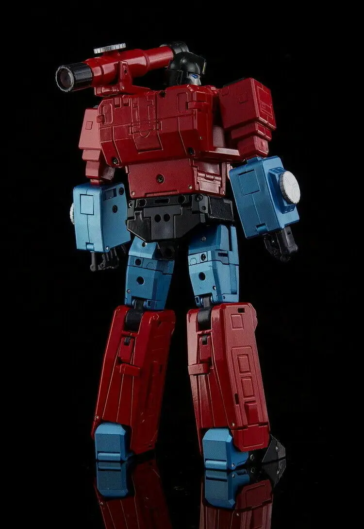 В руке новые экшн-фигурки X-transbot X-transMX-27 Janssen |
