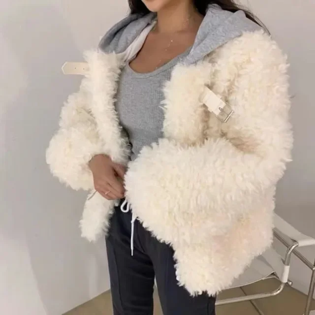 Рисунок 6 - Зимняя модная куртка из овечьей шерсти