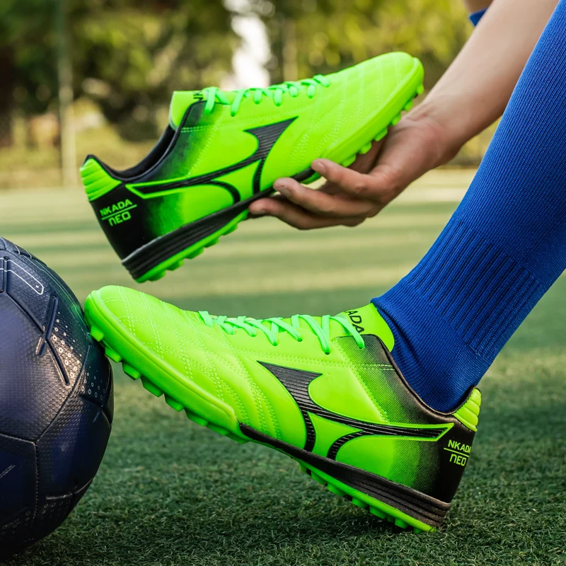 Men's Professional Soccer Shoes Children's Outdoor Training Futsal Indoor Soccer Shoes TF Non-Slip Sports Soccer Sizes 32-45