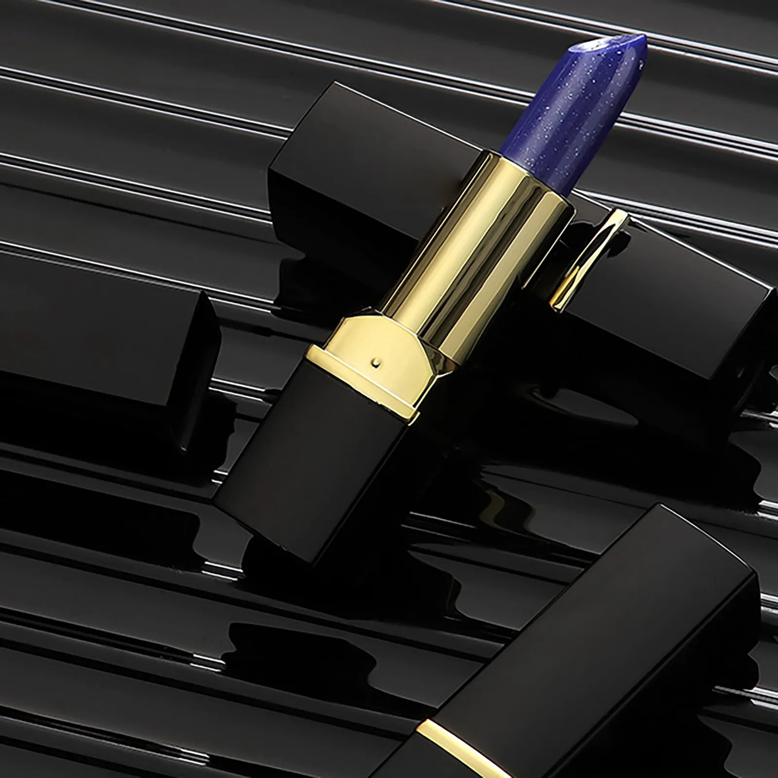 Увлажняющий карандаш для губ Light Lip Liner