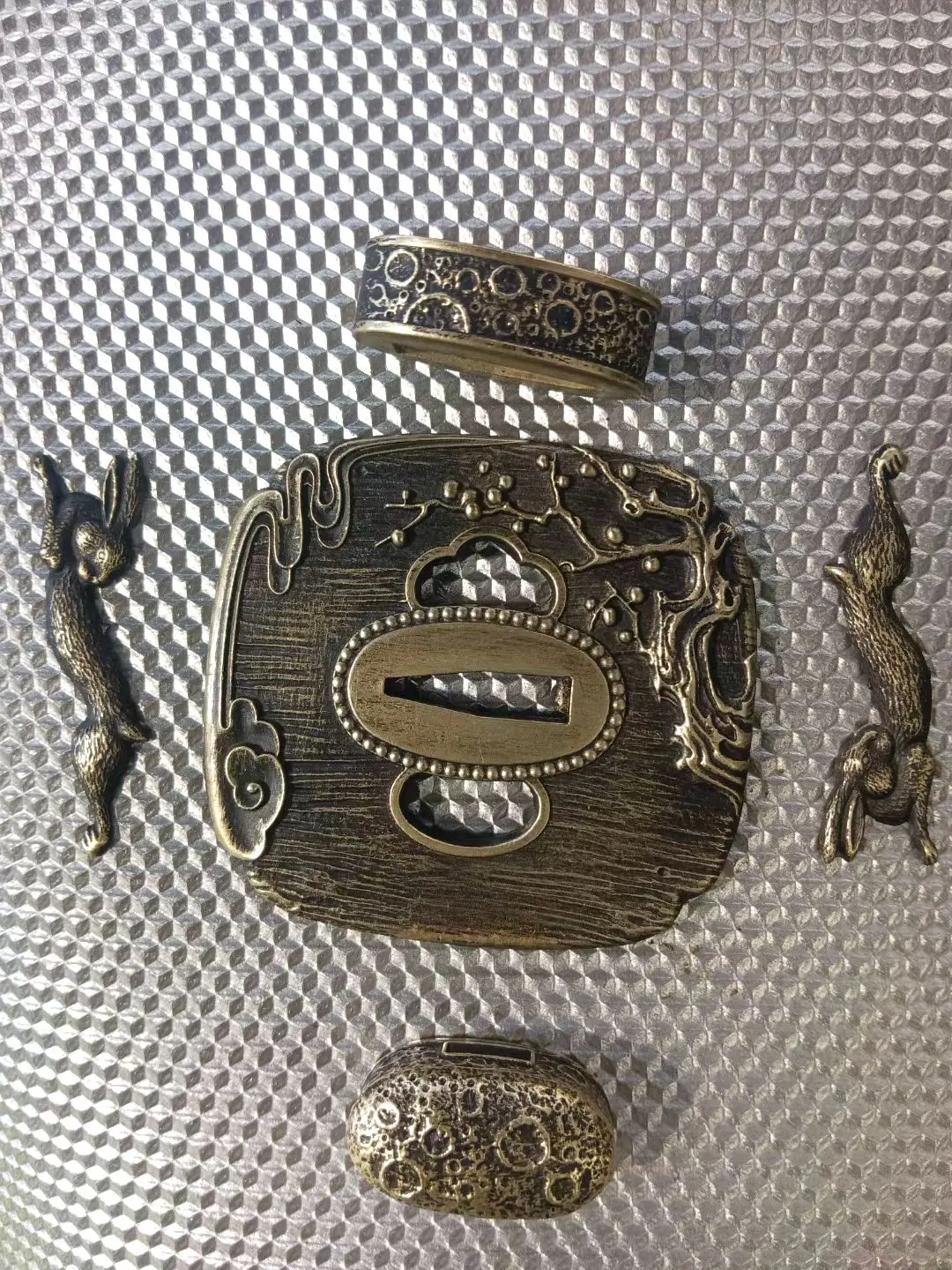 

Rare A Set Sword's Accessories Brass Tsuba Kashira Fuchi Menuki Rabbit For Katana Samurai Blade Tanto