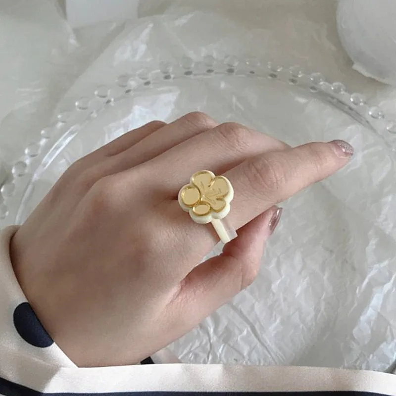 

Light Gold Ring Design Feeling Hand-made Pistil Index Finger Ring 2022 New Trendy Temperament Female Flower Girl Ring Jewelry