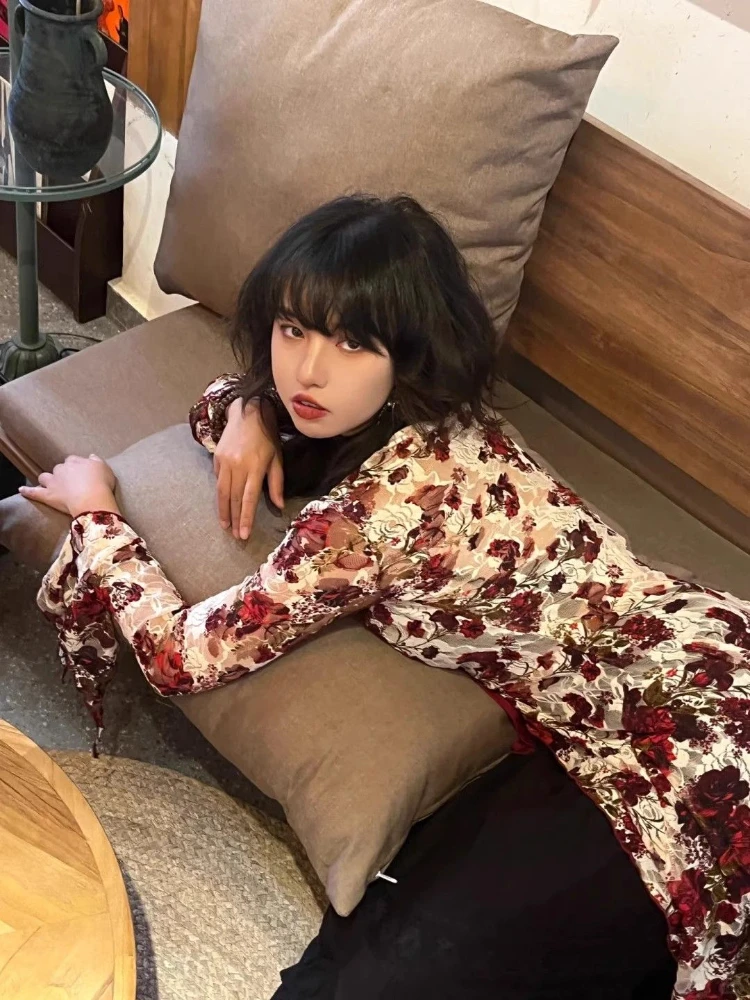 Женская жаккардовая рубашка с расклешенными рукавами