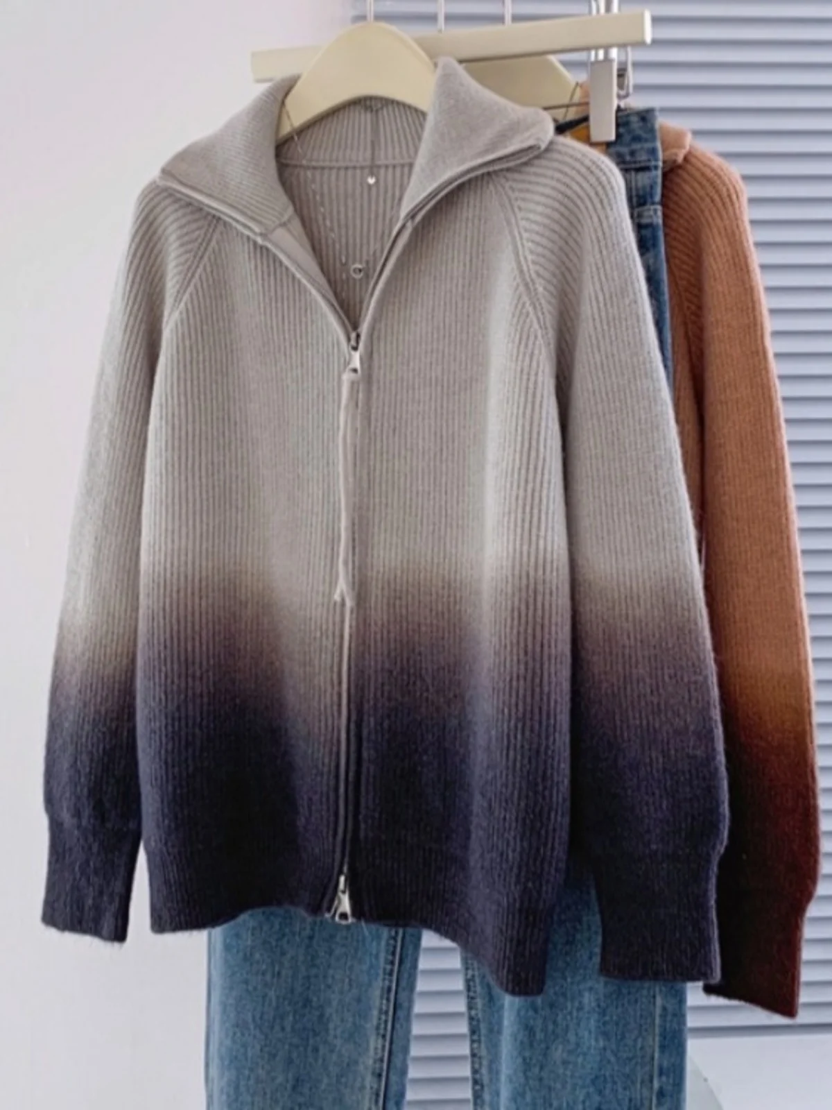 Свободный свитер с лацканами градиентом для ленивых верхняя одежда женщин осень