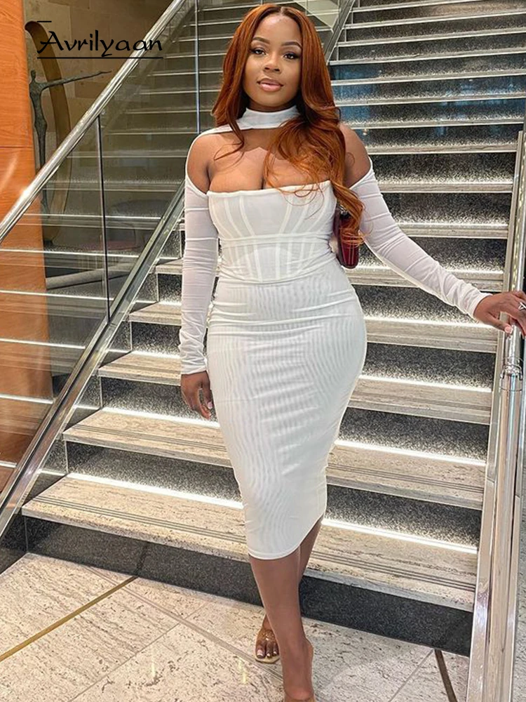 Белое пикантное платье Avrilyaan с лямкой на шее и длинным рукавом женское