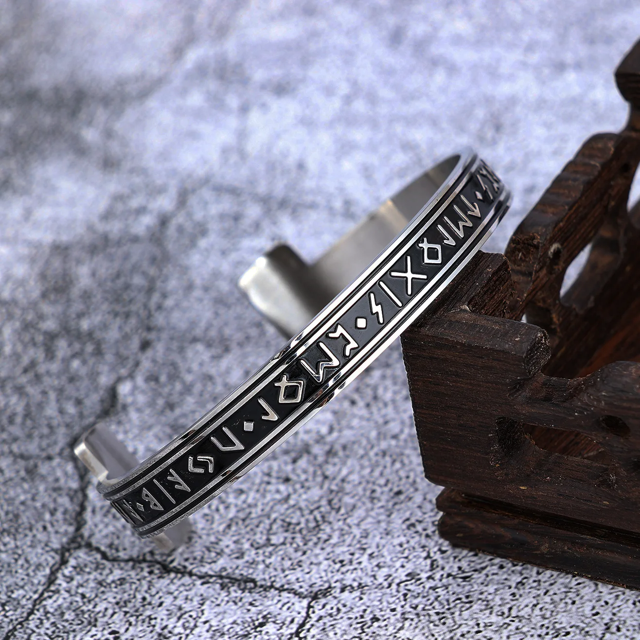 

Retro Viking Rune Stainless Steel Bracelet For Men Women Celtics Knots Cuff Bracelet Biker Fashion Amulet Jewelry Gift Wholesale