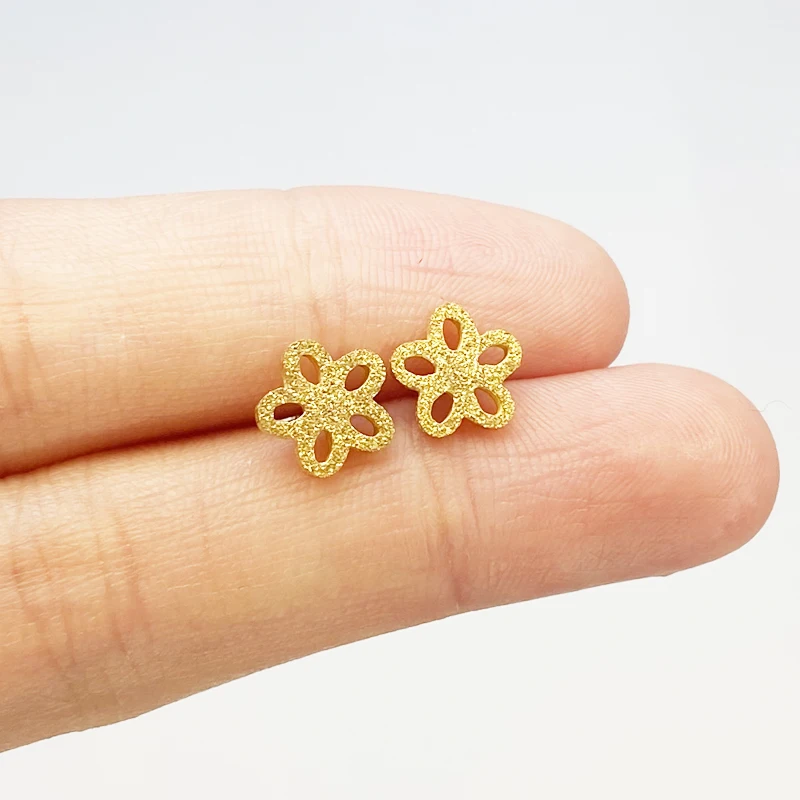 

2023 New In Trendy Silver Gold Color Flower Stainless Steel Mini Piercing Stud Earring For Women Korea Body Metal Jewelry Gifts