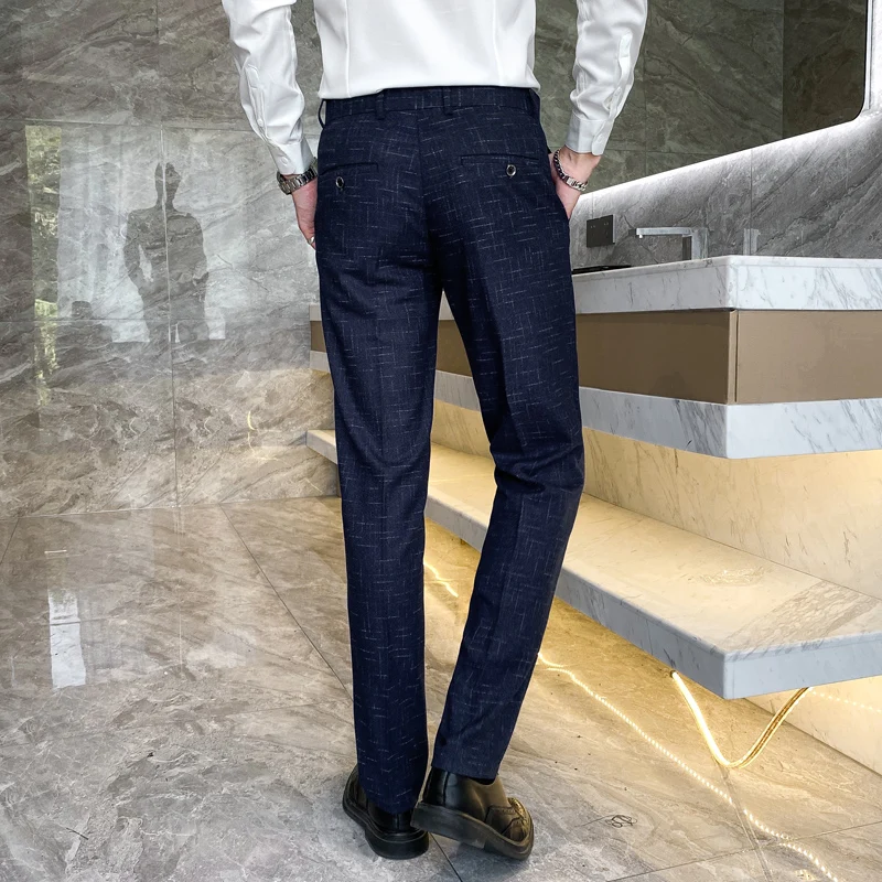 Черные мужские костюмные брюки в полоску модные приталенного кроя подходят для