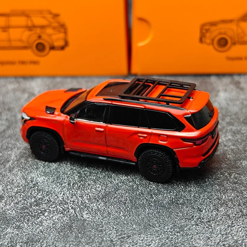 Масштаб 1:64 TOYOTA Sequoia XK80 LHD литой под давлением сплав TRD Pro игрушки модель автомобиля