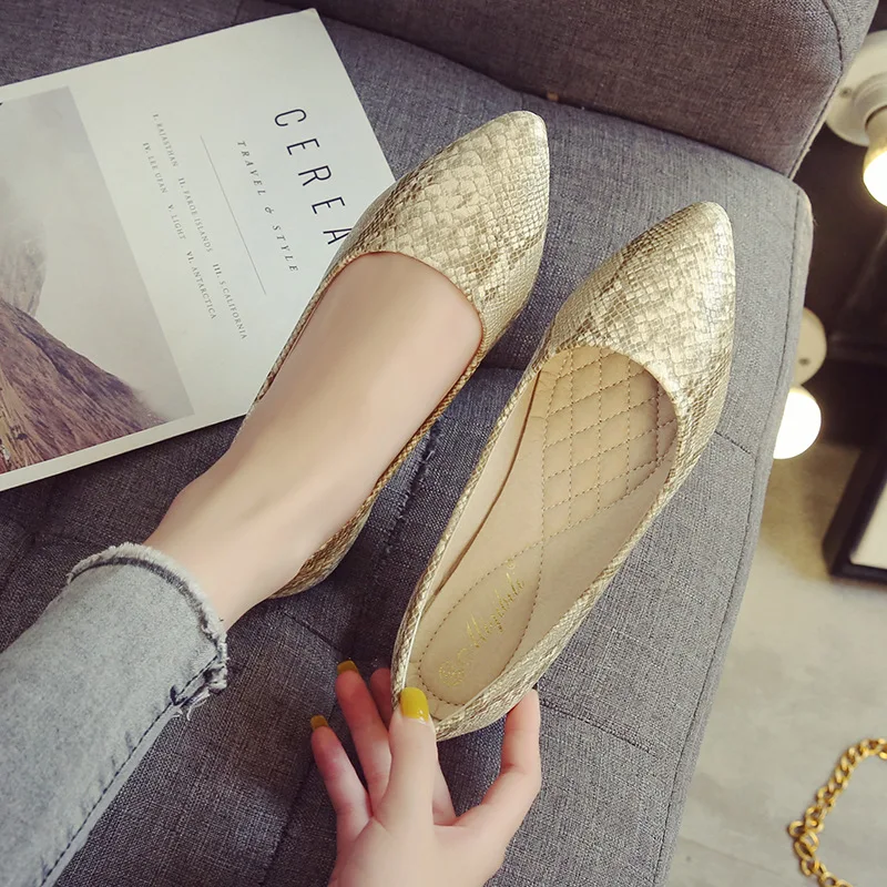 

2022 Spring and Autumn Korean Version Flat Bottom Pointed Toe Shallow Mouth Snake Pattern Scoop Shoes Large Size Women's Shoes