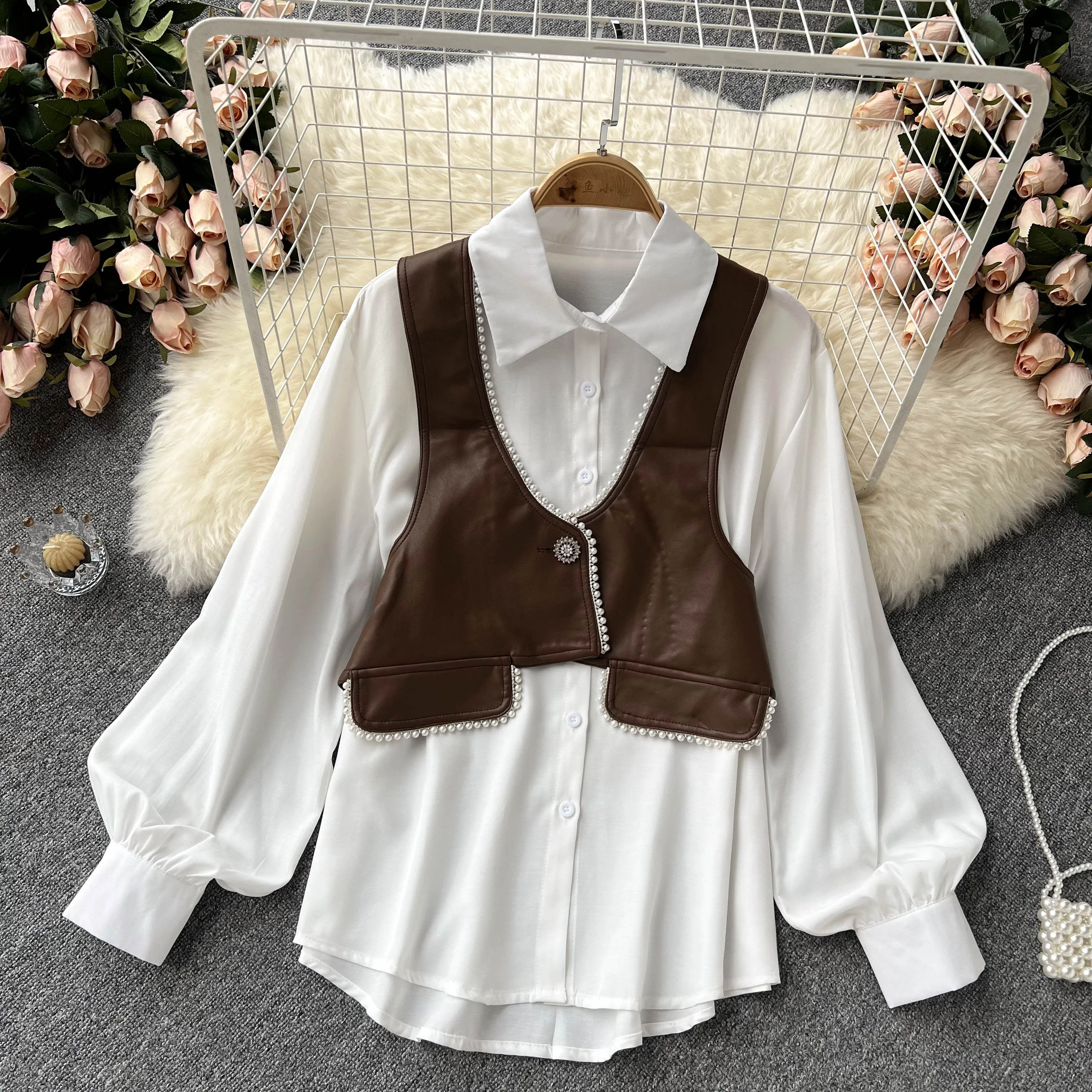 

SuperAen 2022 Весна Ретро Свободные Лоскутные контрастные цвета Поддельные Две полосатые рубашки жилет женский комплект из двух предметов Мода