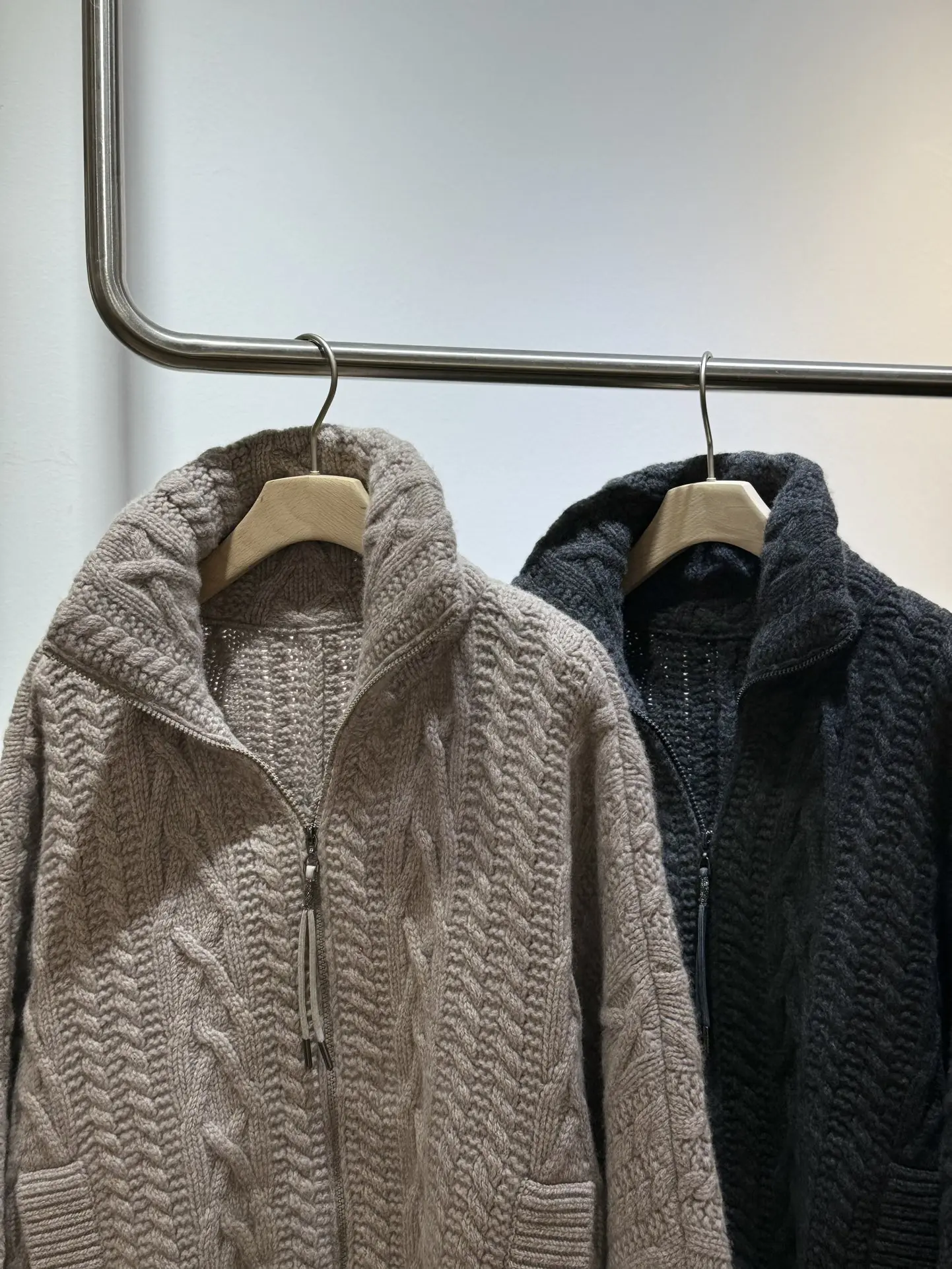 Женский вязаный кашемировый свитер B * C с отложным воротником