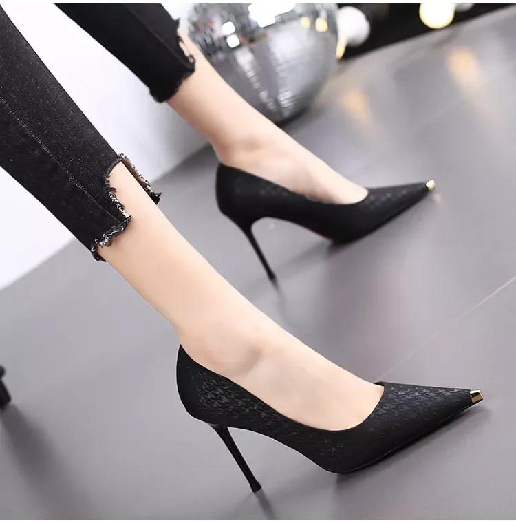 

2022New Minimalist Women's High Heels Pumps Pointed Toe Stiletto Wedding Party Shoes Fashion All-match Embossed Metal Style
