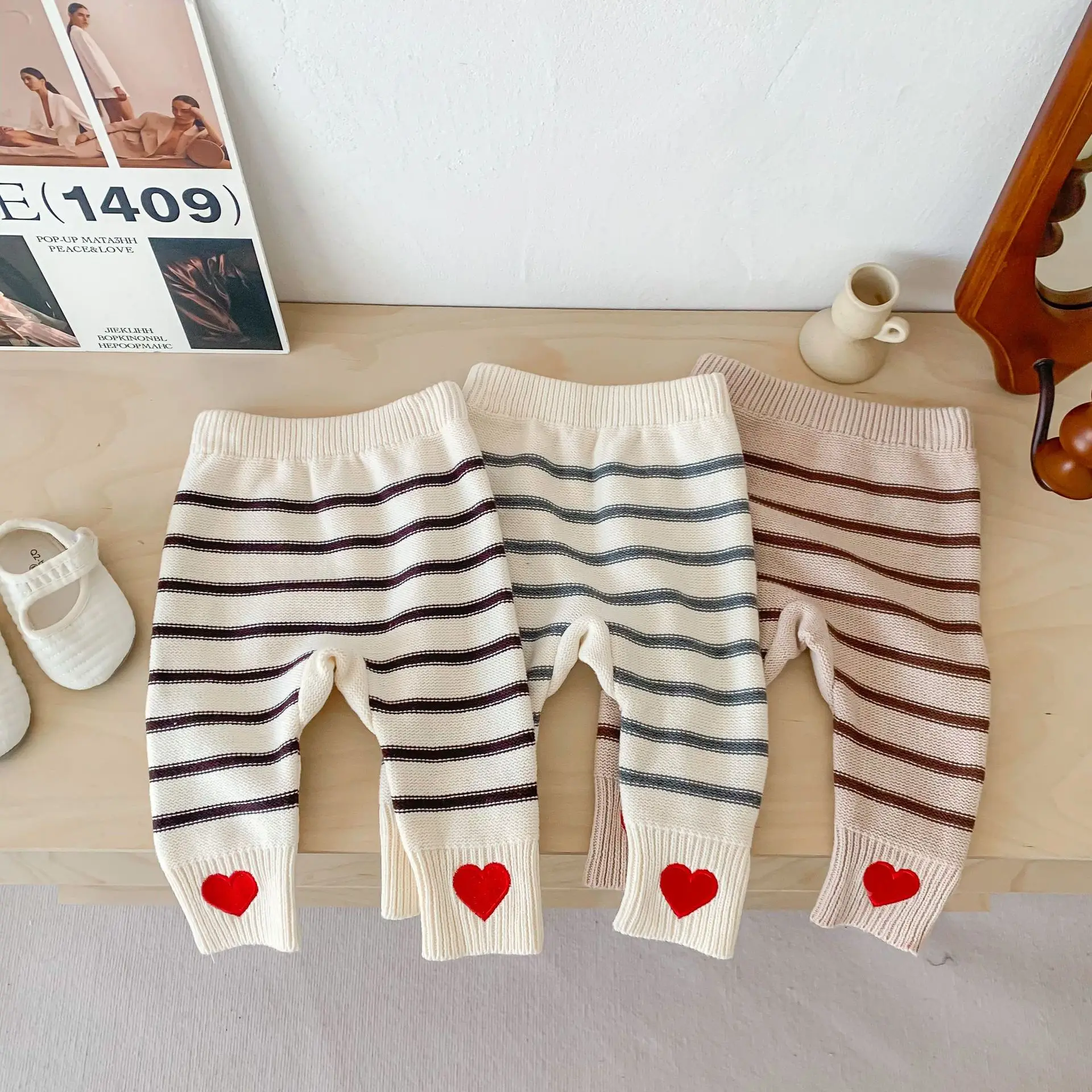 

2023 Korean Baby Knitted Pant Stripe Autumn Kids Leggings Sweet Love Heart Girls Trousers Spring Infant Clothing Toddler Pants