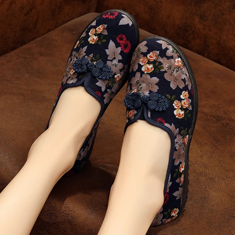 Women's Ethnic Style Embroidered Shoes Soft Bottom Non-Slip Middle-aged Flat Mom Shoes Female Old Beijing Cloth Shoes