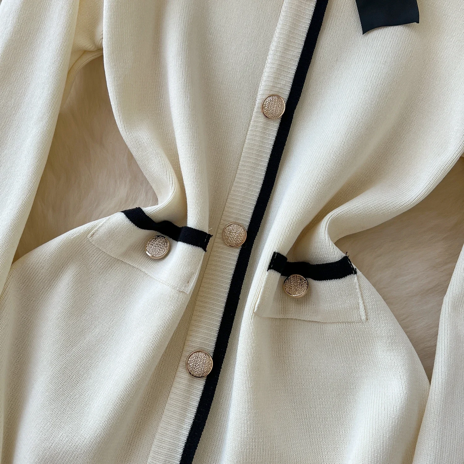 Осеннее вязаное платье с круглым вырезом и рукавами-фонариками свободное