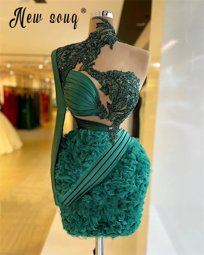 

Изумрудно-зеленое кружевное коктейльное платье на одно плечо с аппликацией из жемчуга гофрированное короткое платье из органзы для выпуск...