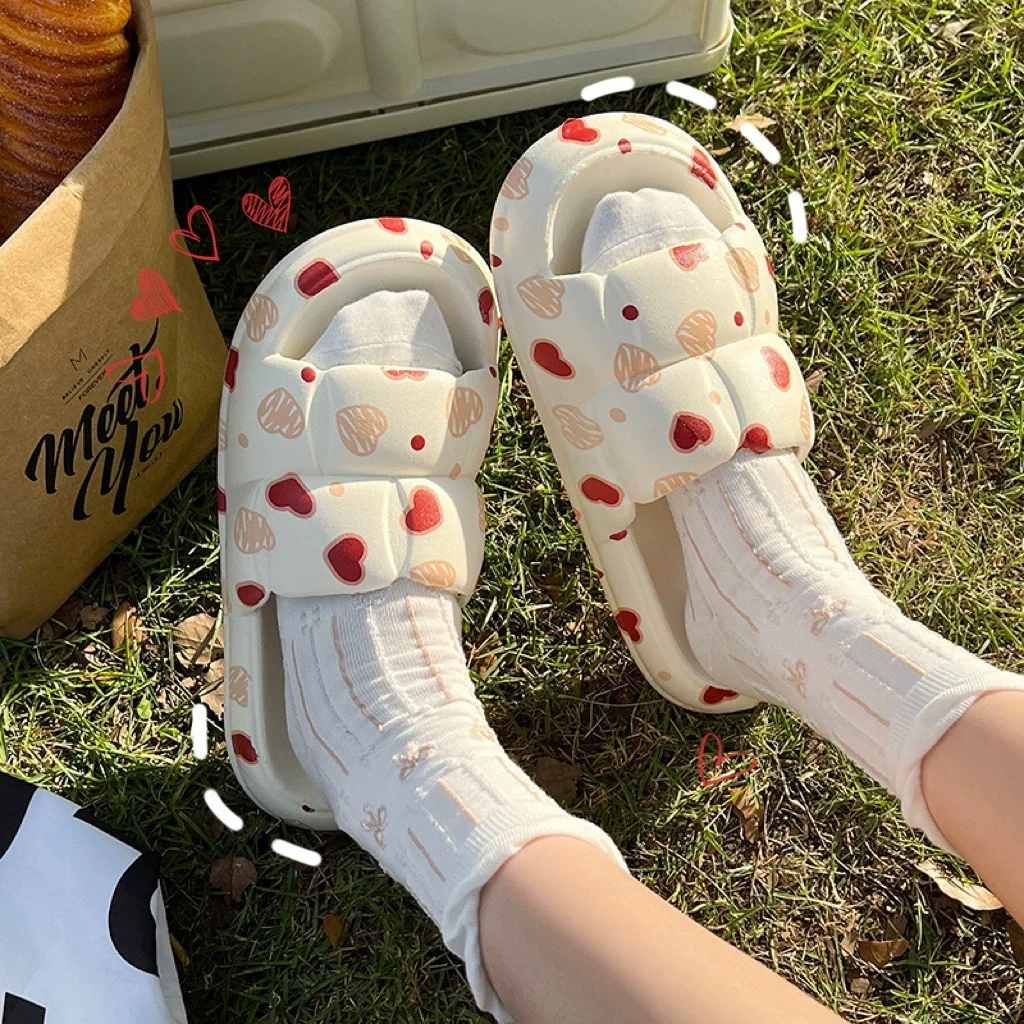2022 Summer Women Slippers Fashion Girlish Heart Thick Soft Sole Bathroom Indoor Outdoor Beach Slides Woman Non-slip Sandals