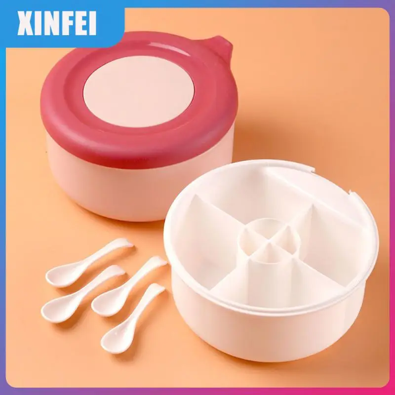 

Plastic Seasoning Storage Box For Camping Outdoor Multi-compartment Seasoning Box 4 In 1 Spice Jar With Spoons Convenient Round