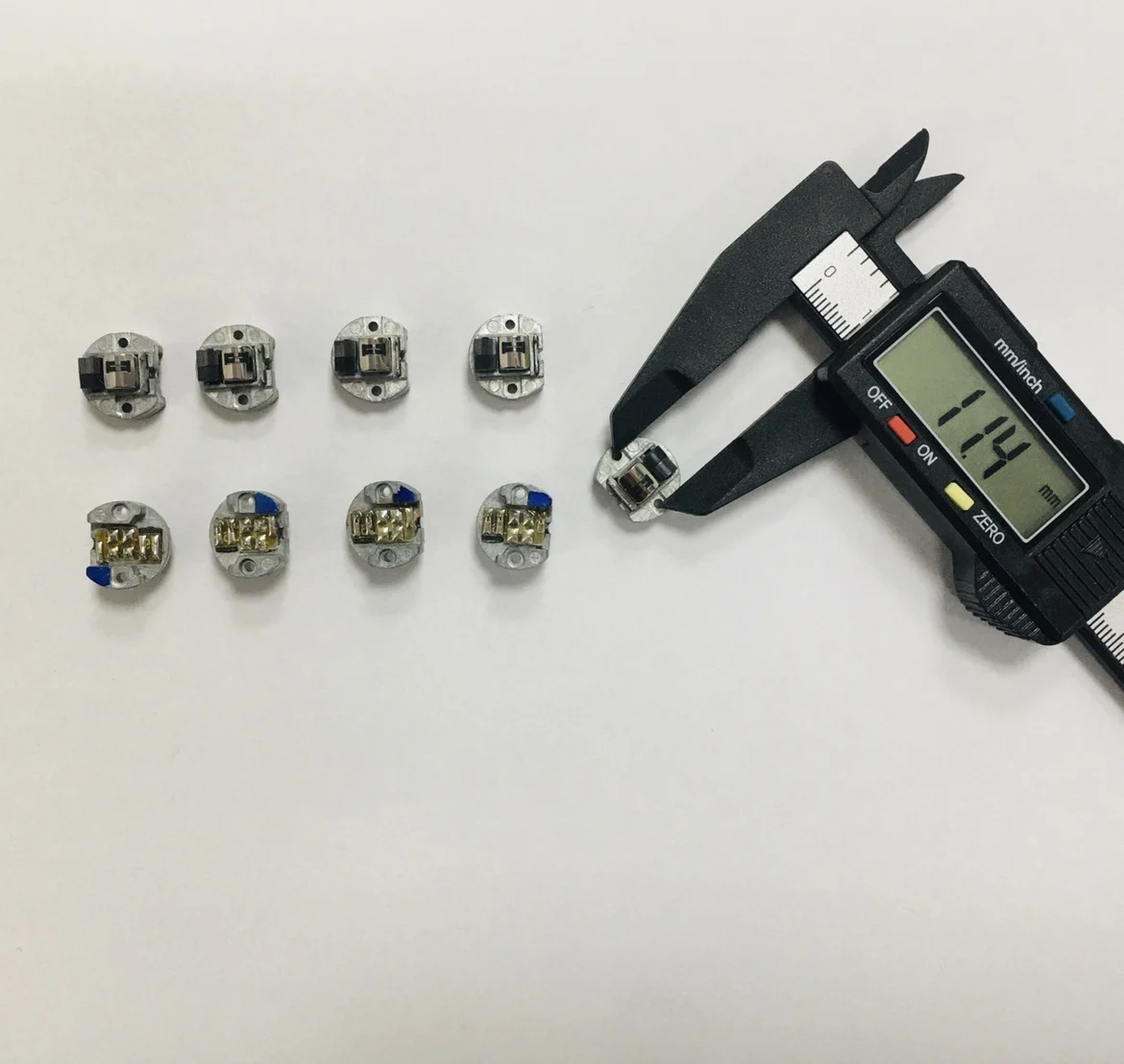 

1 шт. стерео вращающаяся магнитная головка с сопротивлением стирания 420 Ом для автомобильной аудиосистемы JVC кассета колода