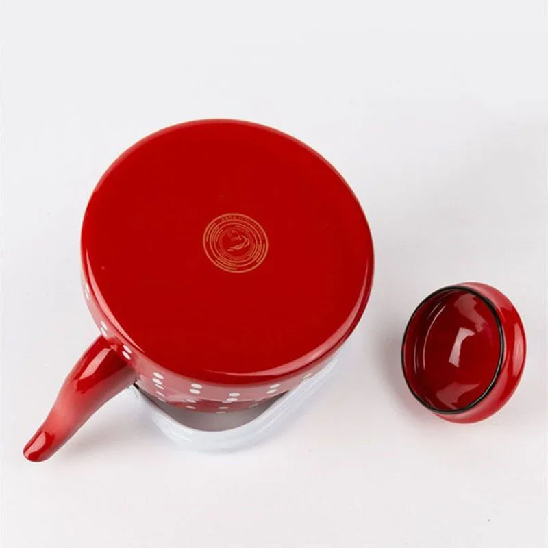 Эмалированный чайник в горошек л