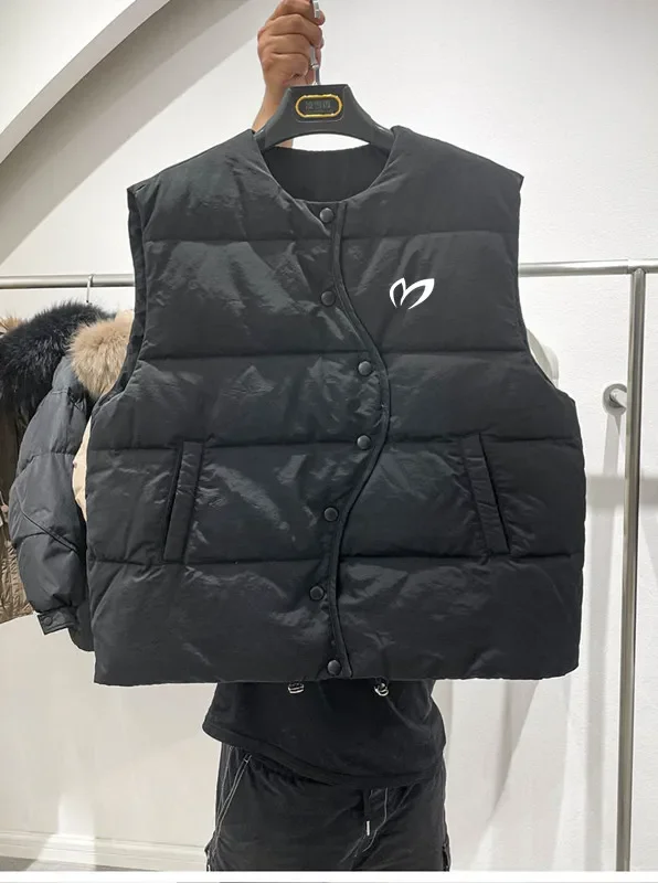 

2023 Winter Golf Suit New Women's Tank Top Tank Top Hooded Fashion Down Cotton Golf Jacket Loose and Warm Women's Tank Top Coat