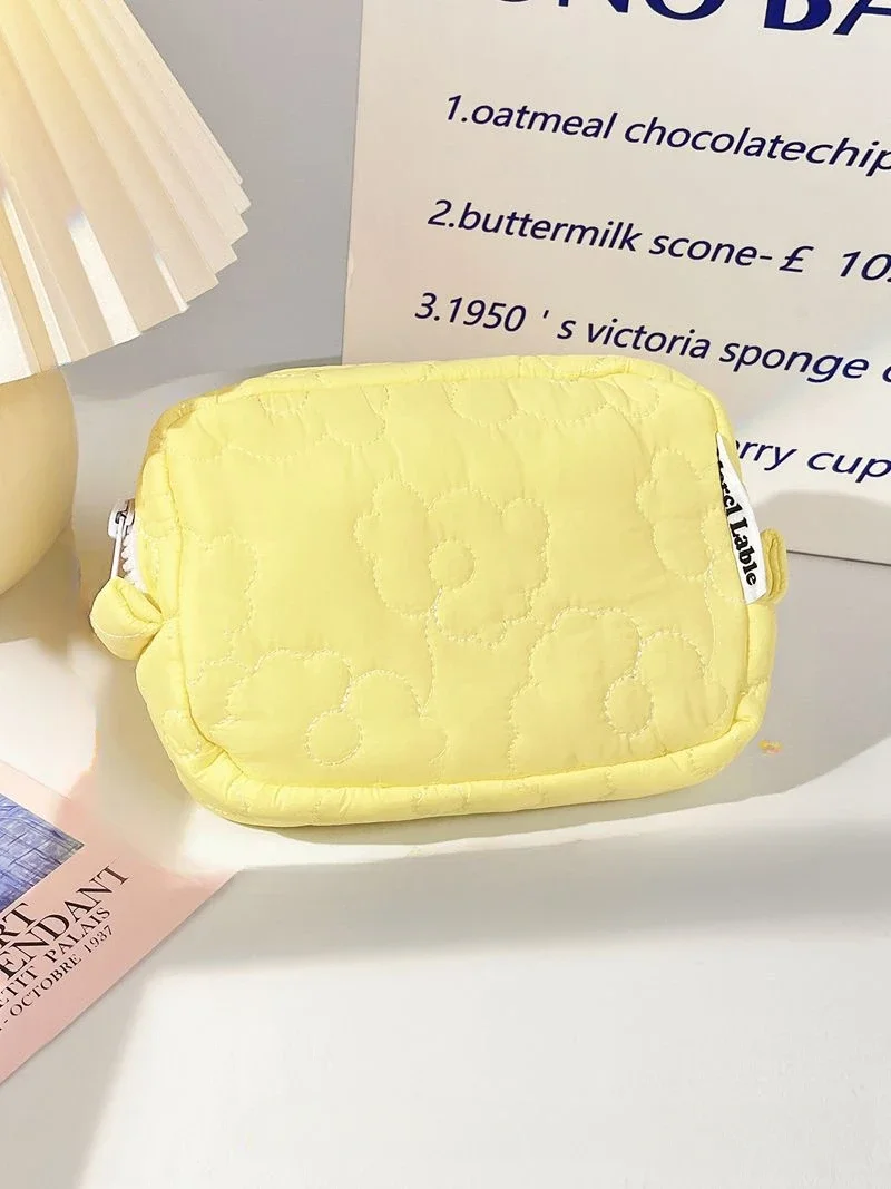 

Кавайная тканевая косметичка