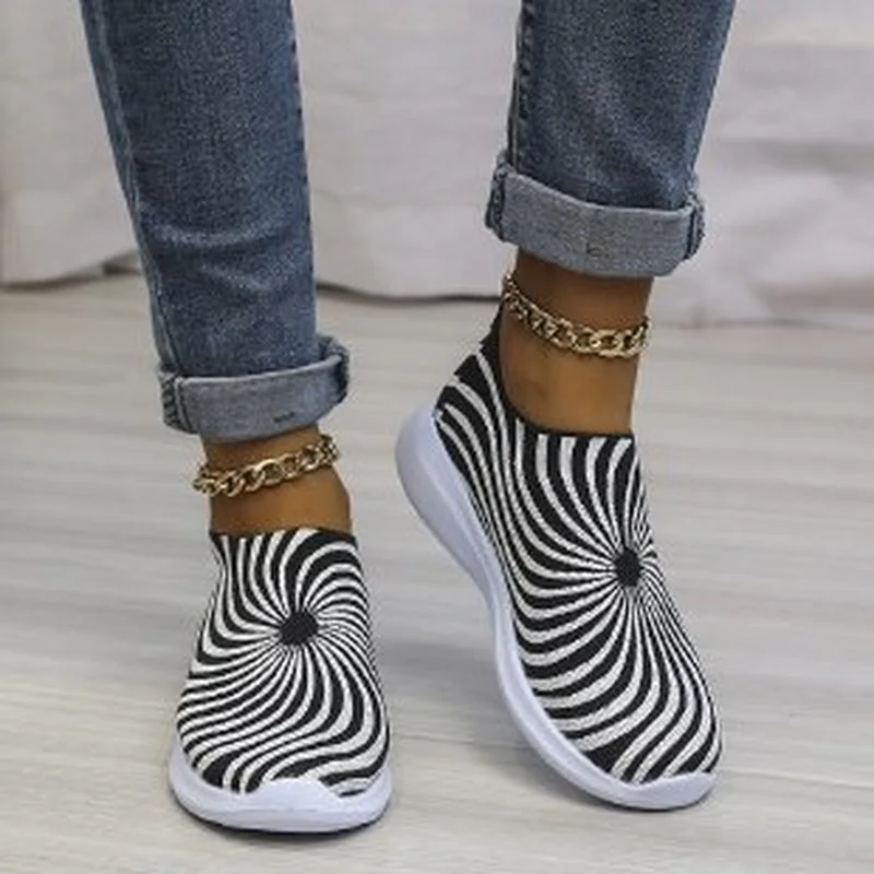 

2022 Sneakers Women Summer Women Shoes Lightweight Flats Shoes Women Non-Slip Shoes Female Breathable Shoes Plus Size Footwear