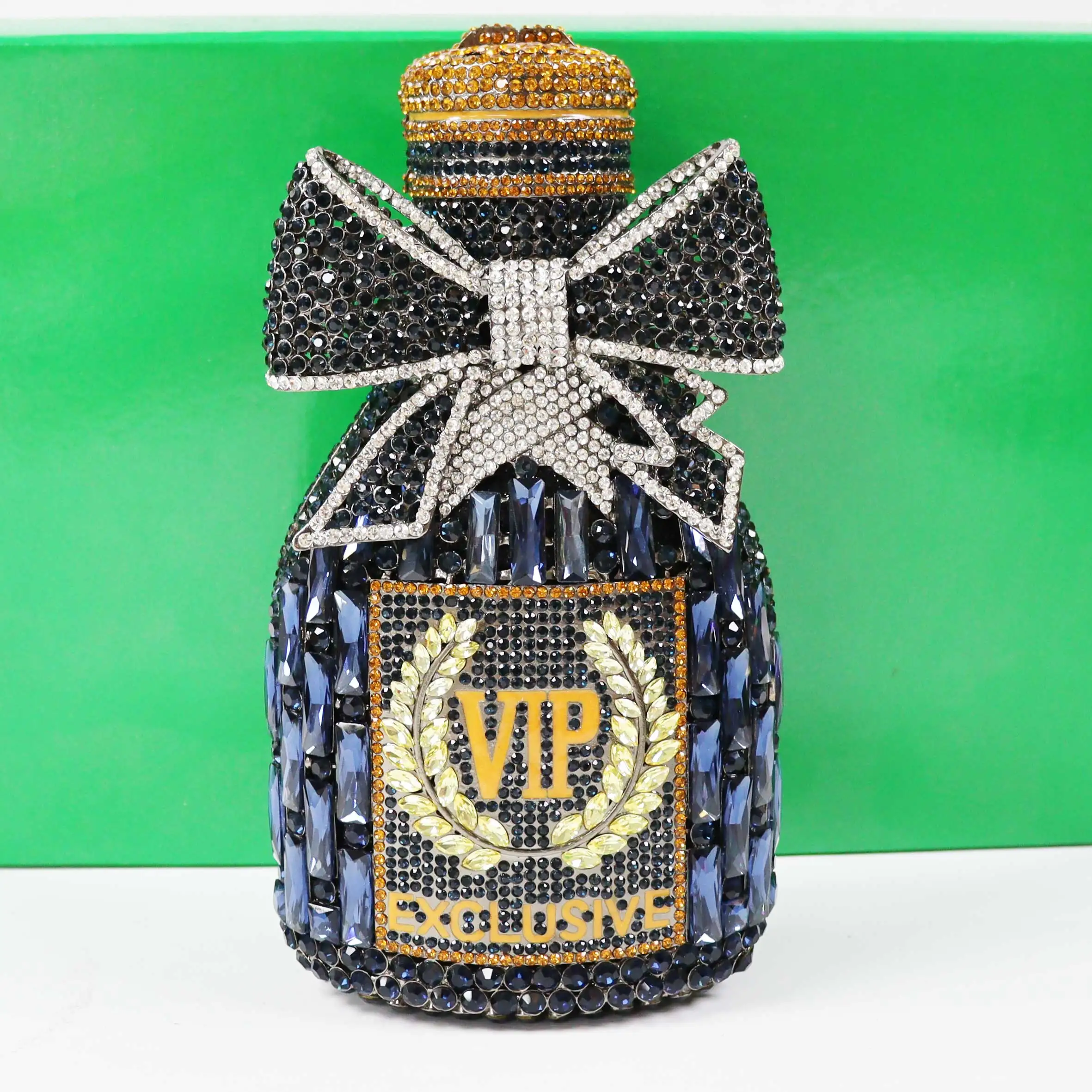 Вечерние сумки KHNmeet с кристаллами в виде бутылки шампанского серебристые женские