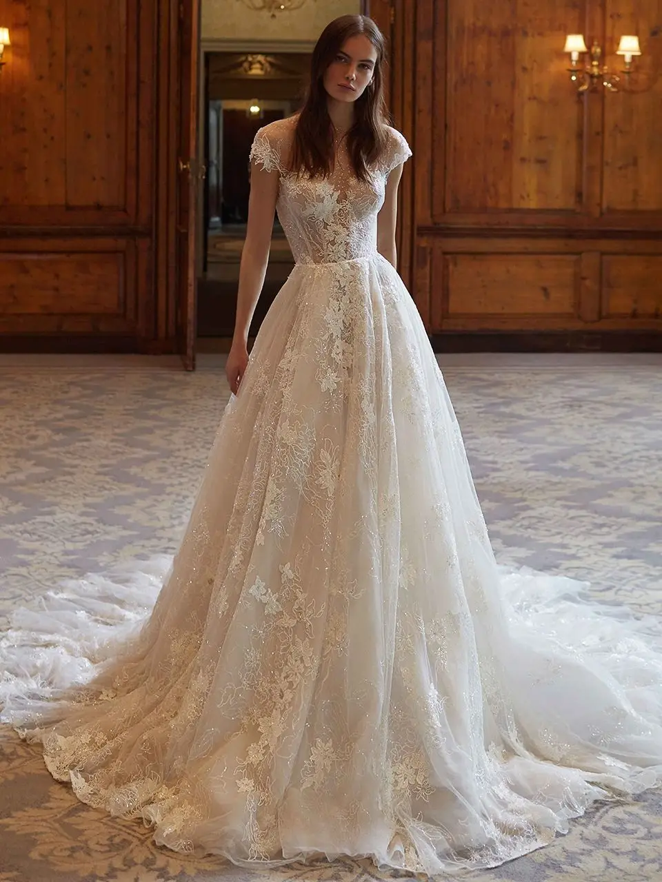 

Exquisite A-Line Wedding Dress Sweetheart Lace Appliqued Beading Short Sleeve Backless Bridal Gown Sweep Train Vestidos De Novia